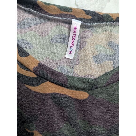 🍉 Watermelon Camo Fringe Hem Top – Size 3XL – Made in USA – Stretchy & Stylish - Picture 5 of 6